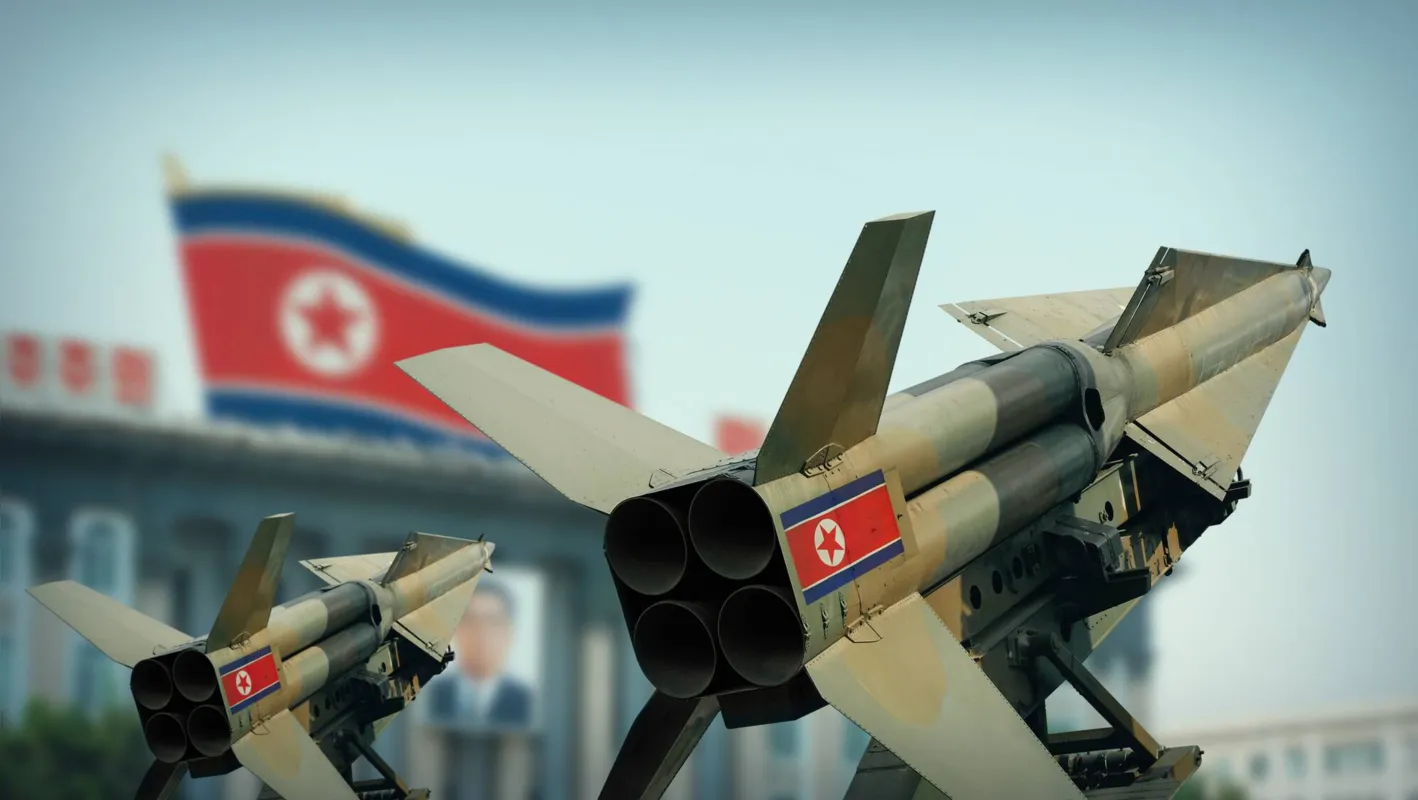 Só na Coreia do Norte mísseis ainda desfilam