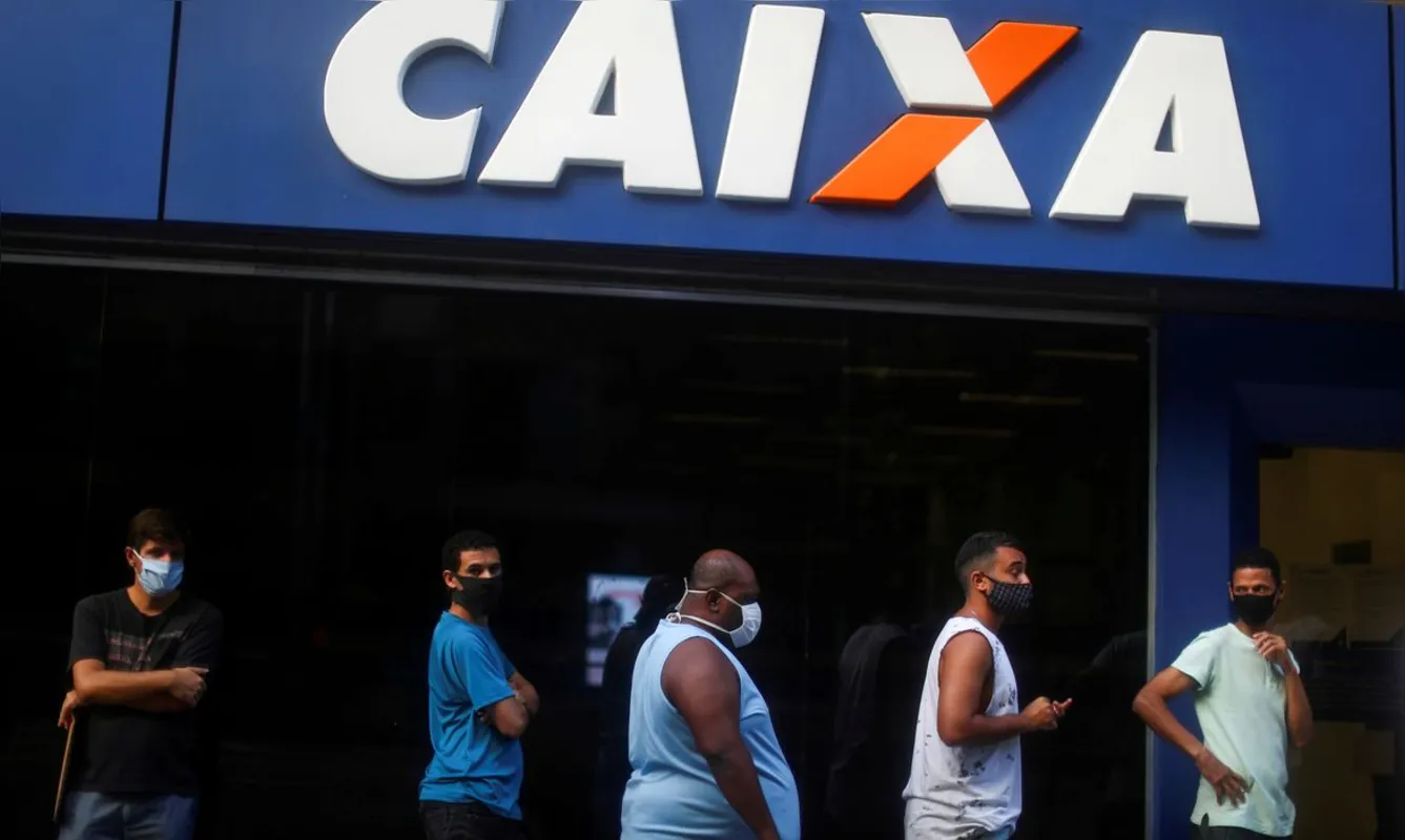Imagem ilustrativa da imagem Multas contra filas de bancos ficarão mais pesadas em Londrina