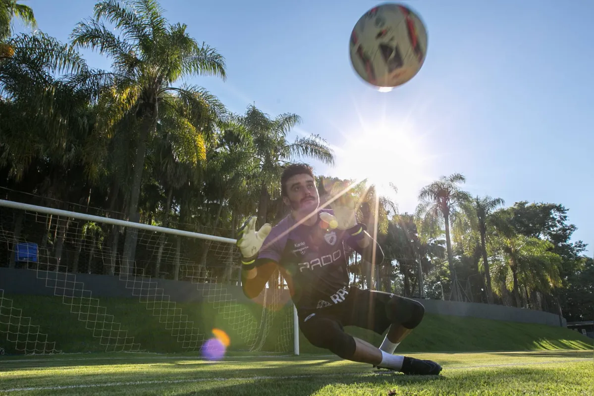 Matheus Albino será titular pela primeira vez no ano no confronto com o Rio Branco