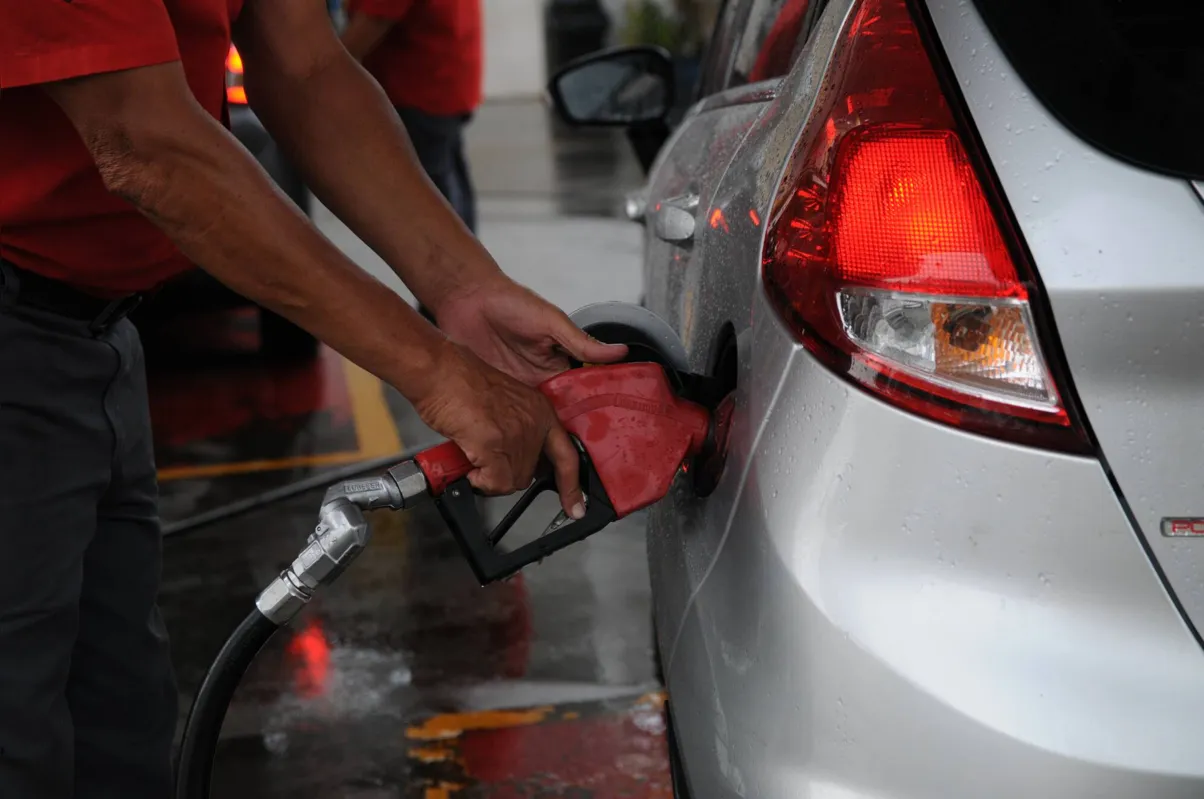A manutenção do veículo é  o principal meio de economizar combustíveis tendo em vista o mega-aumento