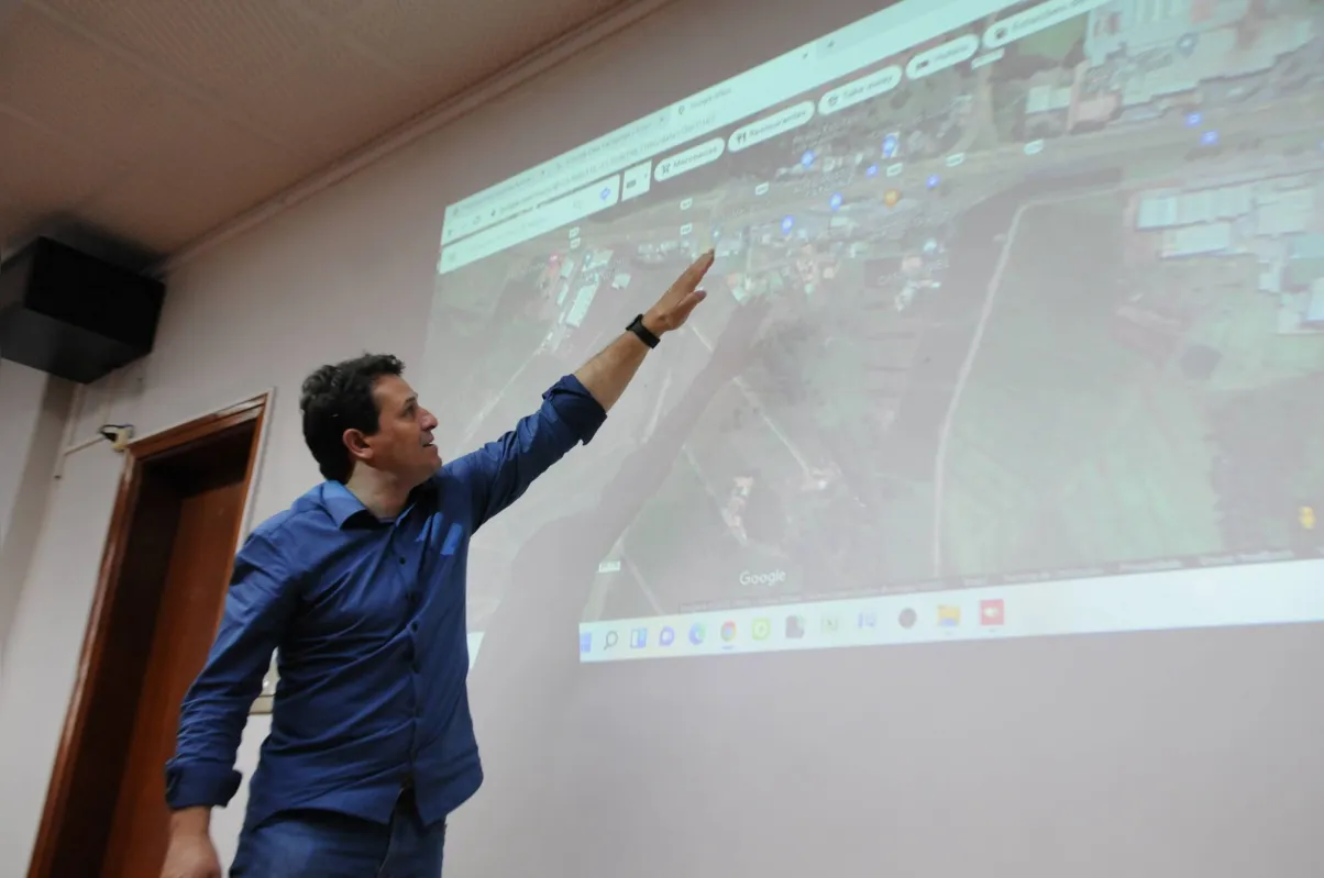 “Nossa região é o encontro de tipos diferentes de vegetação, onde podemos encontrar uma peroba e uma araucária próximas, são gigantes de florestas diferentes", ressalta o prefeito Junior da Femac