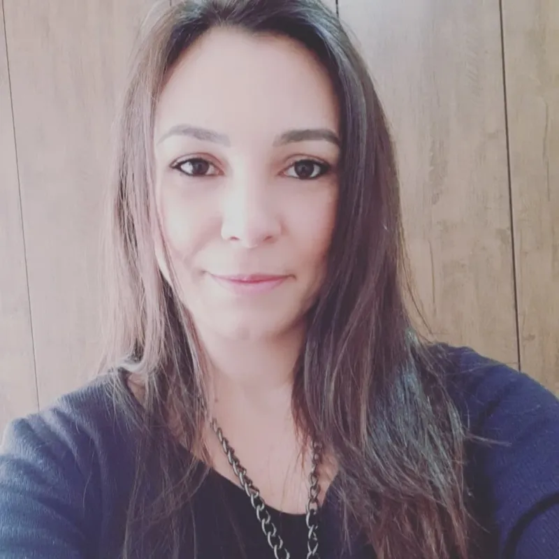 A técnica de enfermagem Mariana Mello morreu em um acidente na PR-444, em Arapongas.
