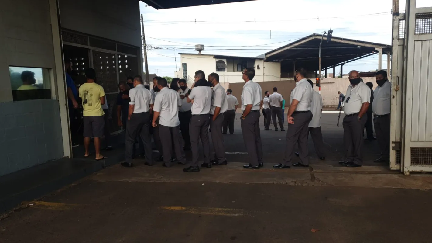 Imagem ilustrativa da imagem Trabalhadores da Londrisul votam pela continuidade da greve