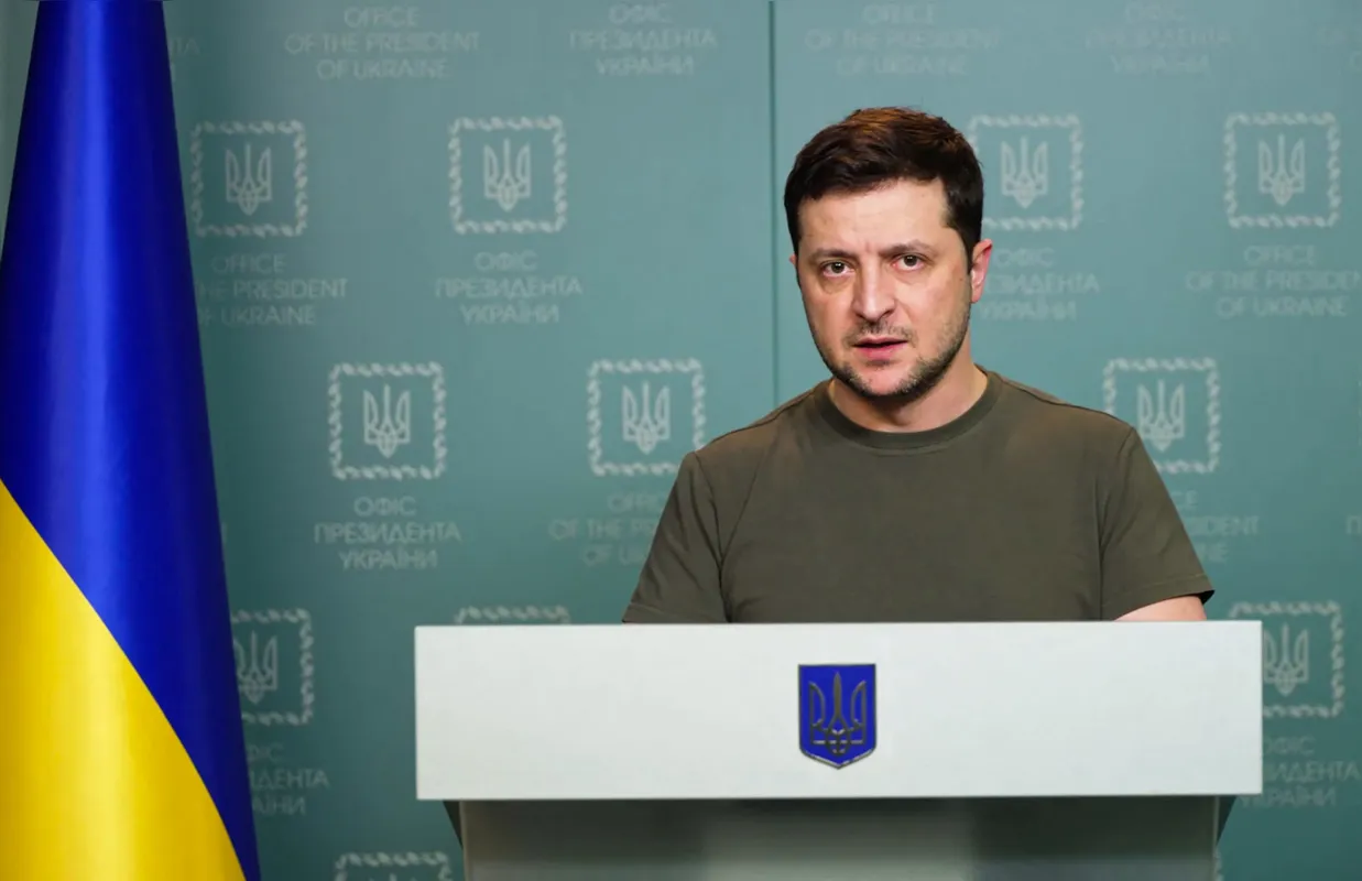 Presidência da Ucrânia/AFP

"A União Europeia será muito mais forte conosco, com certeza. Sem vocês, a Ucrânia ficará solitária", afirmou Zelenski