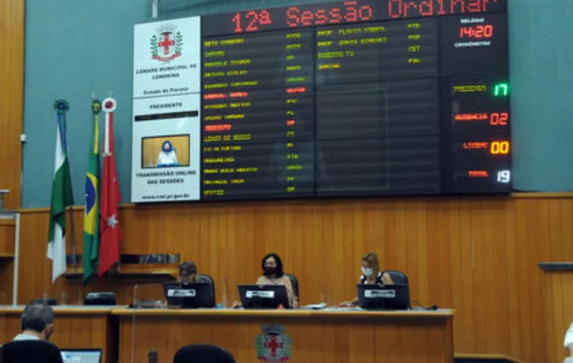 Os vereadores e as vereadoras de Londrina reuniram-se na tarde desta quinta-feira (10) para a 12ª sessão ordinária de 2022.