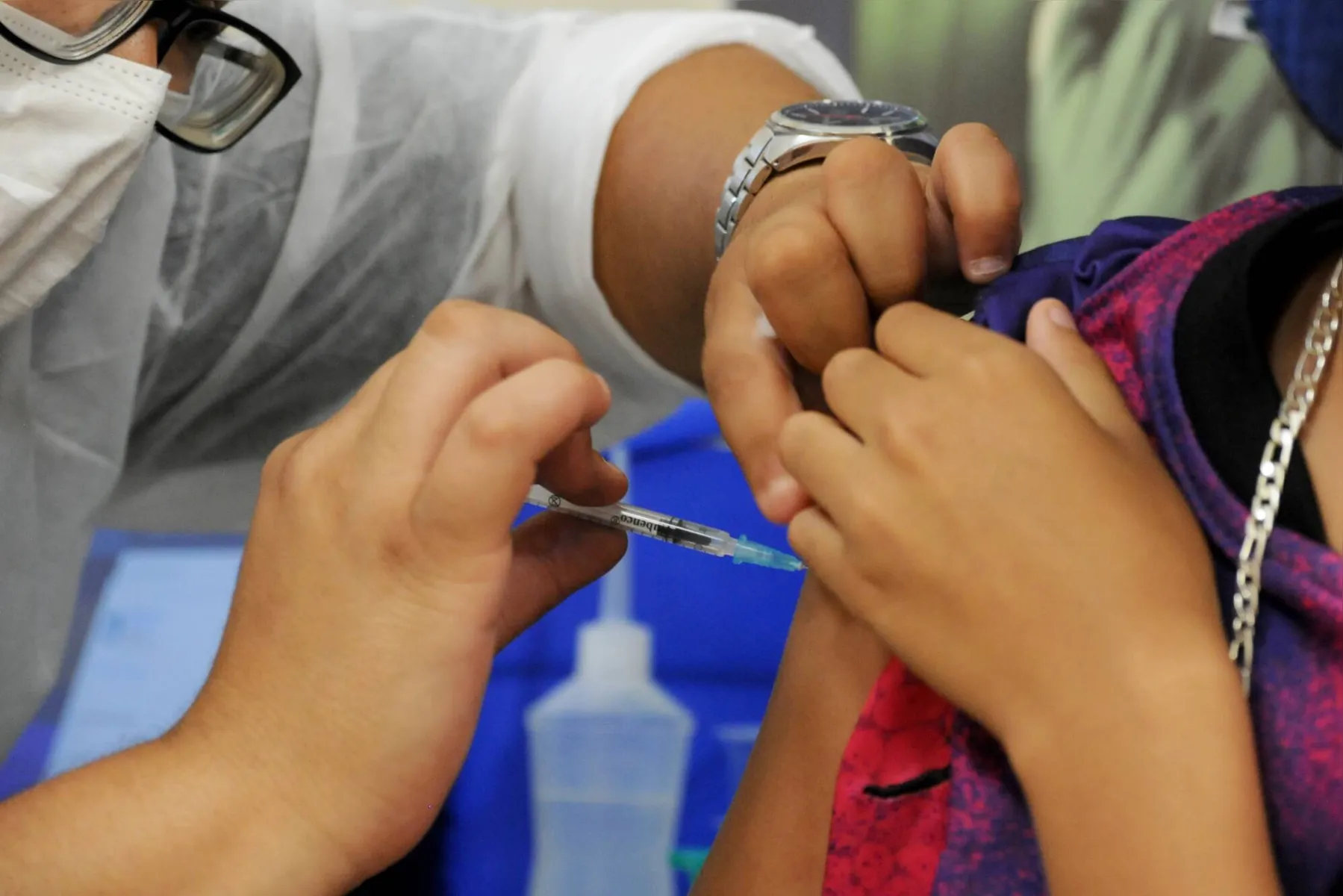 Imagem ilustrativa da imagem Crianças e adolescentes poderão 'selecionar' a marca da vacina