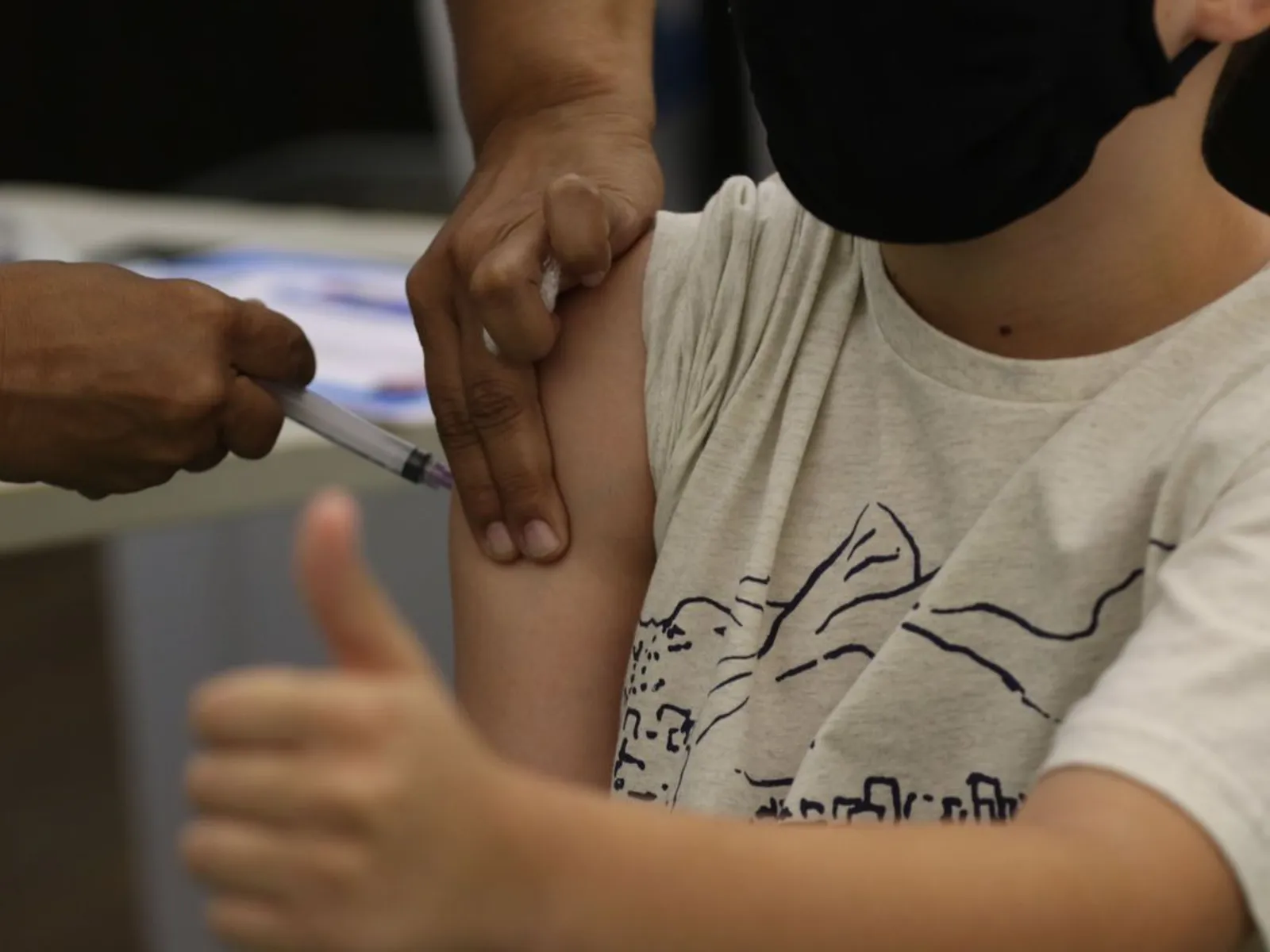 Imagem ilustrativa da imagem Sábado tem vacinação contra Covid para crianças em Londrina