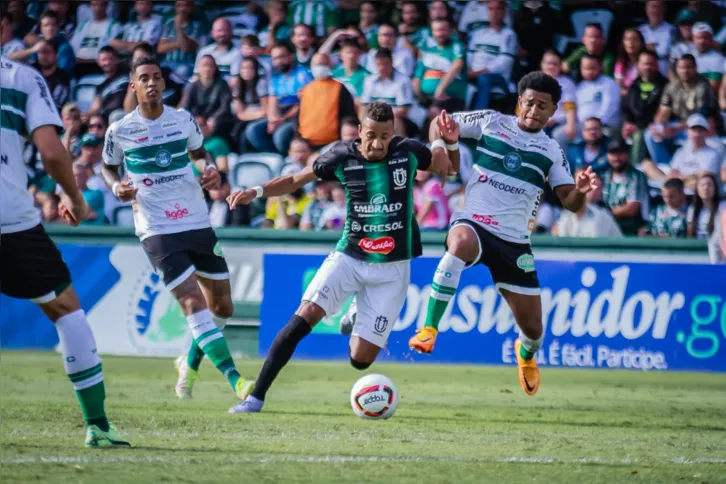 Mirandinha marcou três gols com a camisa do Maringá na campanha do vice-campeonato