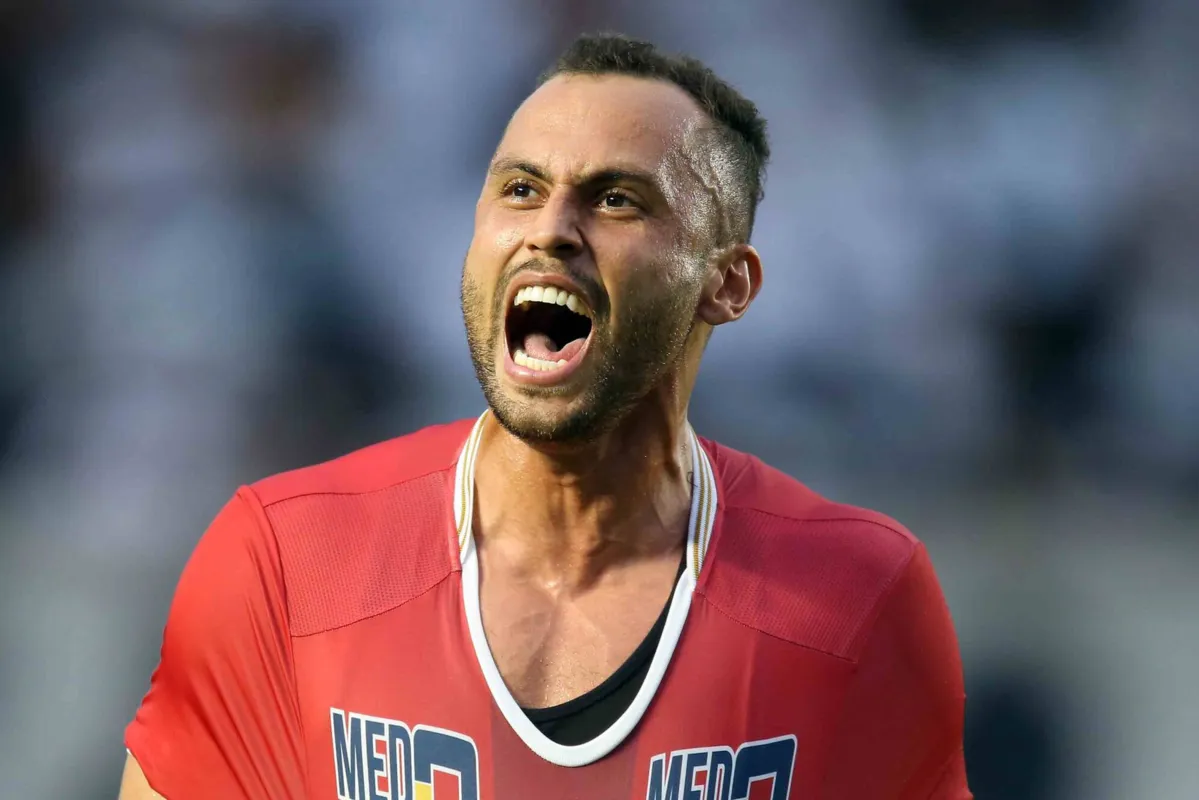 Titular do Água Santa no Paulista, o goleiro Victor Souza pode reforçar o Londrina na série B