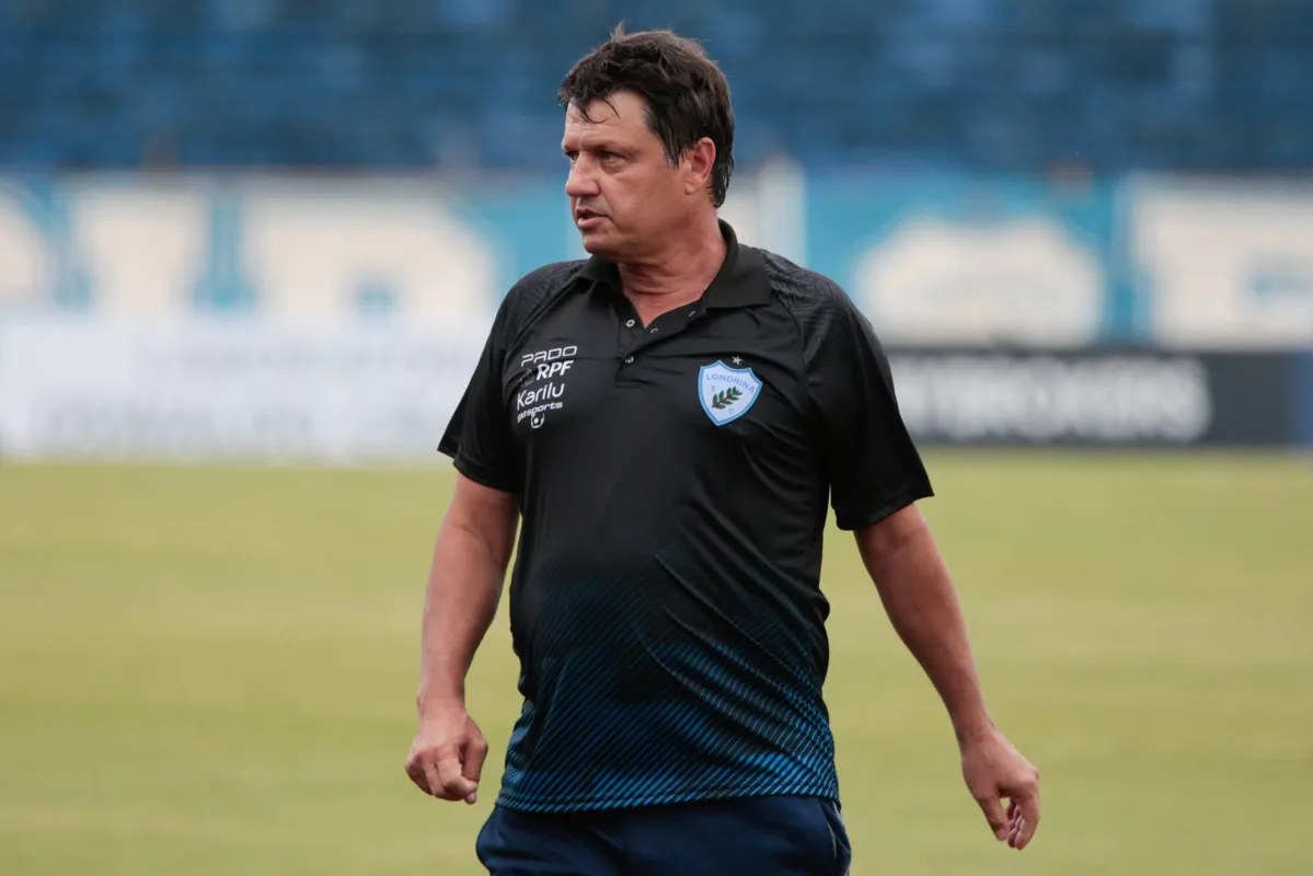Depois de dois anos, Adilson Batista voltou a dirigir um clube e estreou com vitória no Londrina