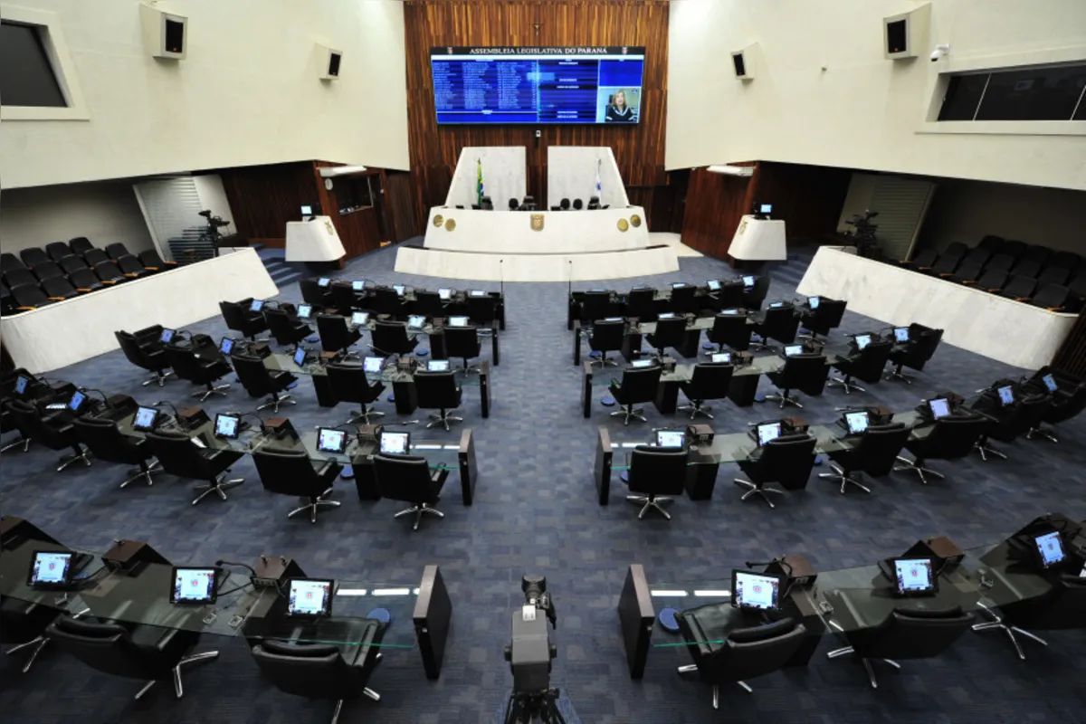 Imagem ilustrativa da imagem Após janela partidária, 30 deputados estaduais mudam de legenda