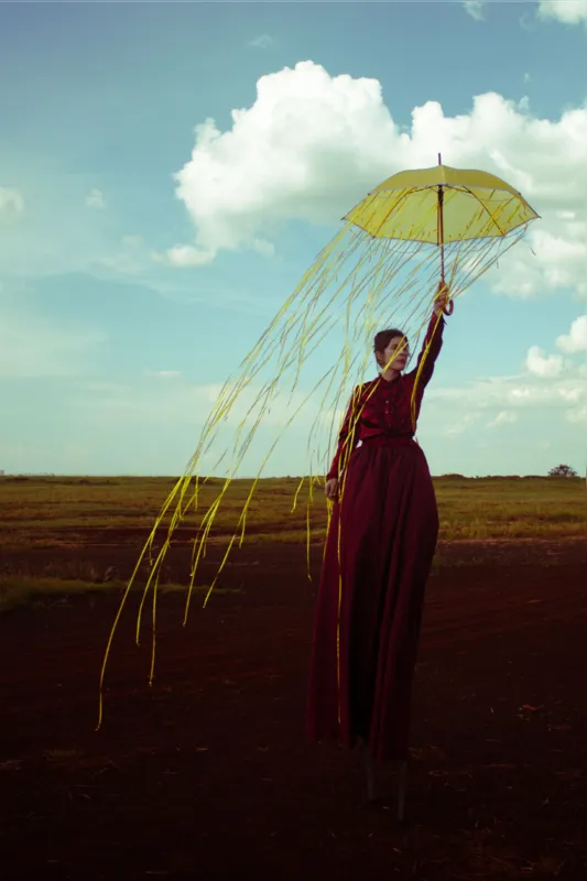 Camila Feoli estreia vídeo mostrando sua trajetória artística