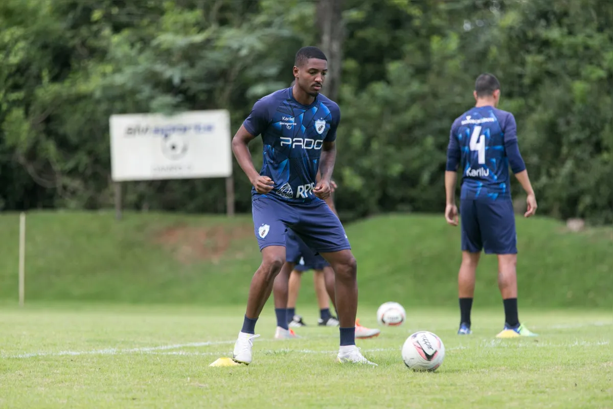 O atacante Gabriel Santos é um dos reforços apresentados pelo LEC para a Série B