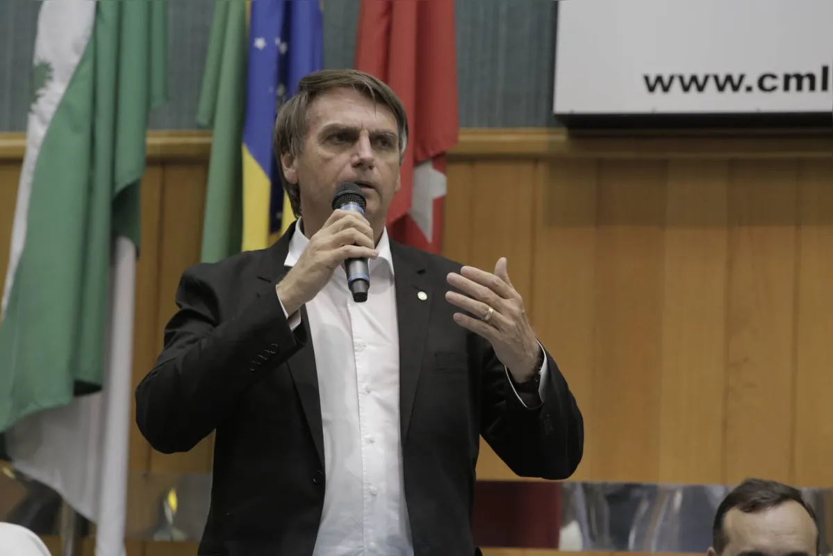 materia - politica: visita do ainda nao candidato jair bolsonaro a londrina

personagens: 

ft- fabio alcover/folha de londrina

25/05/2017