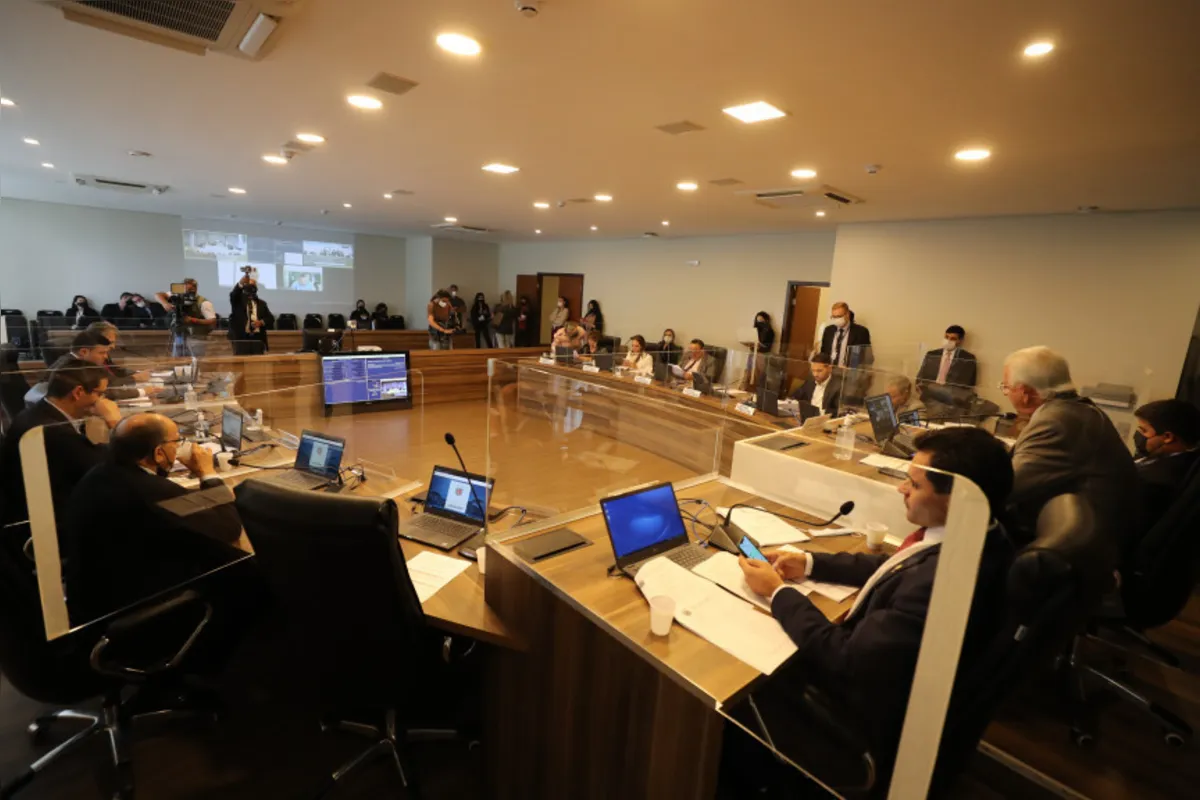 Imagem ilustrativa da imagem Deputados votam hoje lei que desobriga o uso de máscaras no Paraná