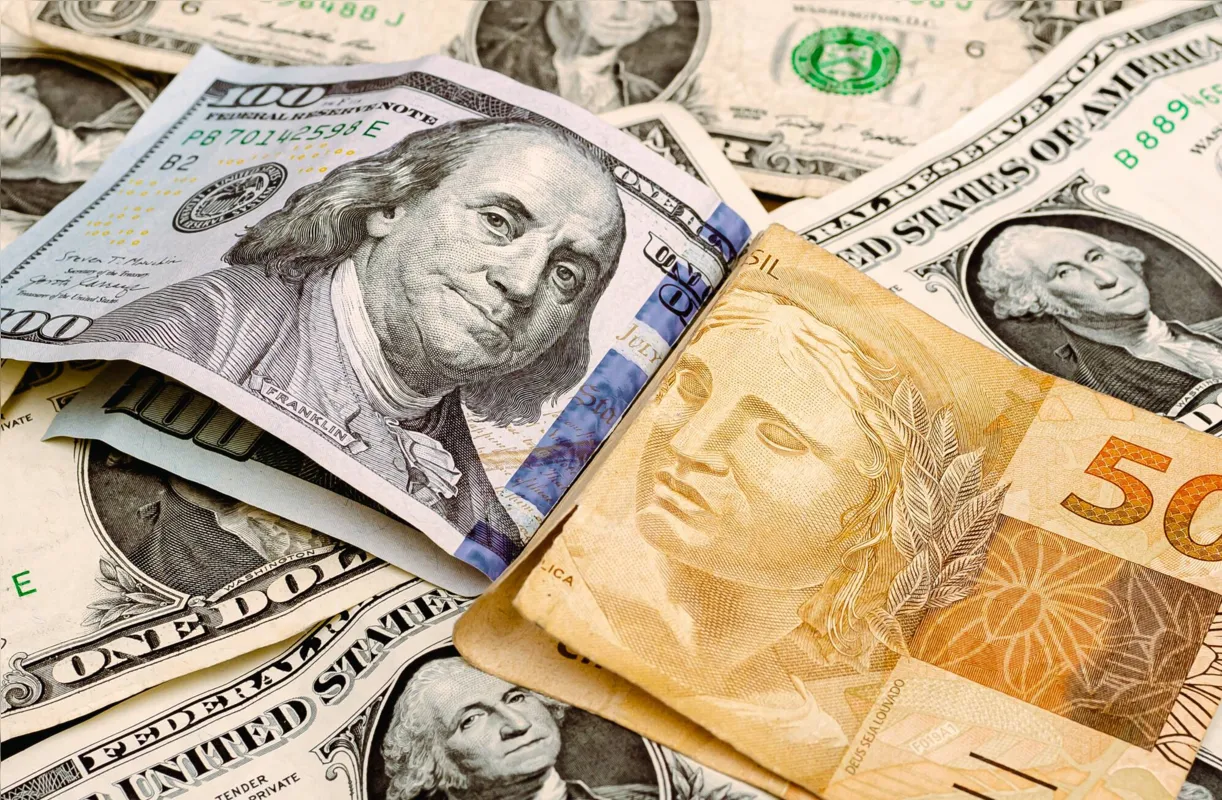 Imagem ilustrativa da imagem Dólar fecha a R$ 4,91, menor cotação em nove meses