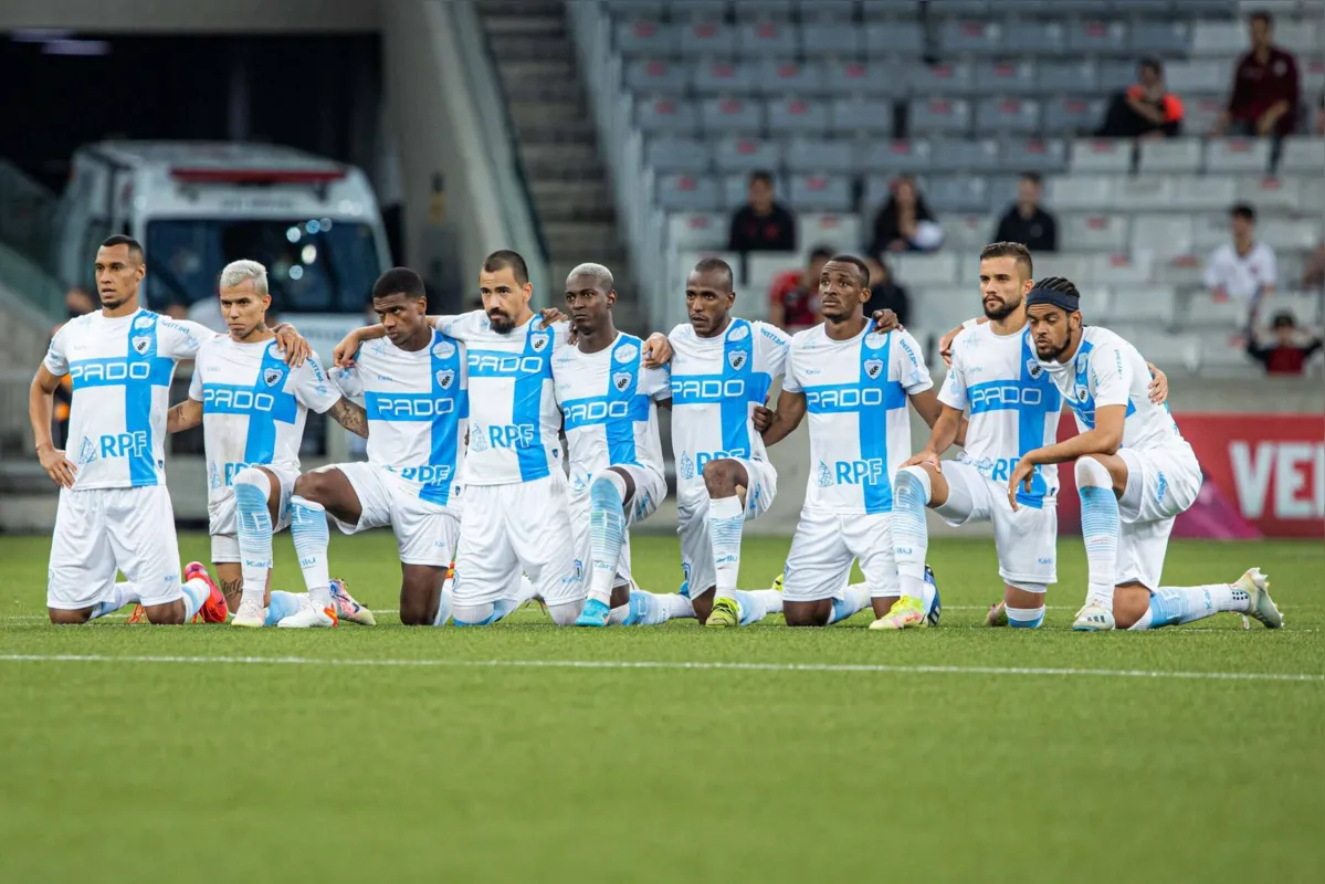 Jogadores acompanharam apreensivos as cobranças de pênaltis