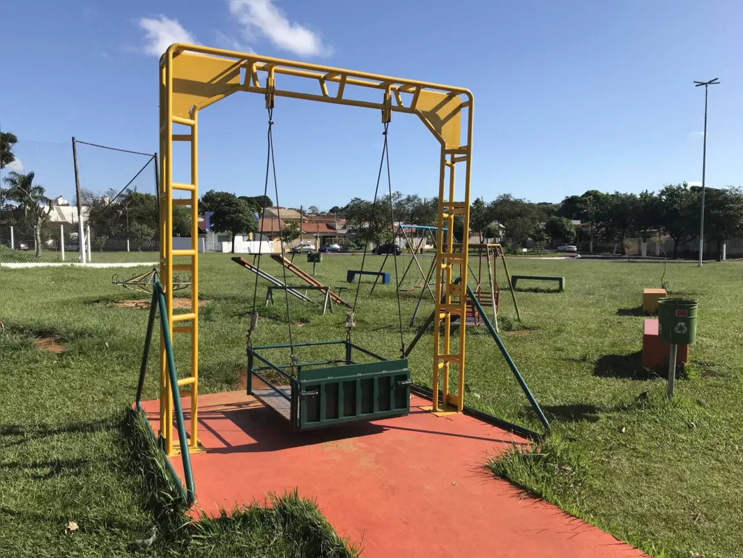 Imagem ilustrativa da imagem Londrina conta com brinquedos adaptados em três parques públicos