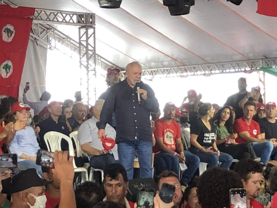 Imagem ilustrativa da imagem Lula visita assentamento Eli Vive, do MST em Londrina