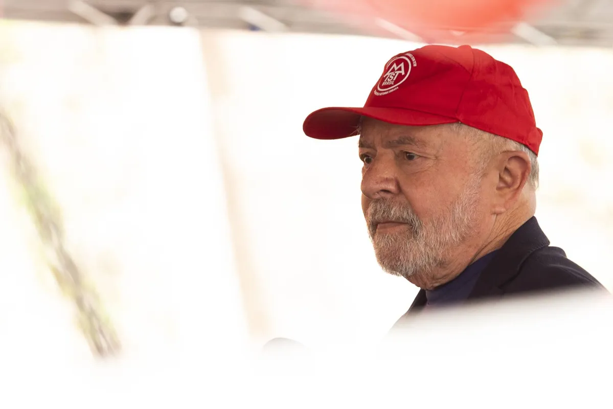 SANTO ANDRÃ, SP, 25.03.2022 - Lula Visita Santo AndrÃ©, Boulos, Haddad - Nesta sexta-feira (25), dia do 13Âº aniversÃ¡rio de lanÃ§amento do programa Minha Casa, Minha Vida, o ex-presidente Luiz InÃ¡cio Lula da Silva farÃ¡ uma visita aos condomÃ­nios Novo Pinheirinho e Santo Dias, na cidade de Santo AndrÃ©. A visita Ã© um convite do MTST (Movimento dos Trabalhadores Sem-Teto) e Lula estarÃ¡ acompanhado do coordenador Nacional do movimento, Guilherme Boulos, e do ex-prefeito de SÃ£o Paulo e prÃ©-candidato a governador, Fernando Haddad.
O conjunto de prÃ©dios foi a maior obra financiada pelo programa Minha Casa Minha Vida ? Entidades, programa lanÃ§ado no Governo Lula em 2009, e foi construÃ­do pelo MTST, em 2012. Ao todo, 910 famÃ­lias do movimento moram no local em apartamentos de 54m2 com varanda, quadra esportiva e Ã¡rea social. - (Foto: Isaac Fontana/FramePhoto/Folhapress)