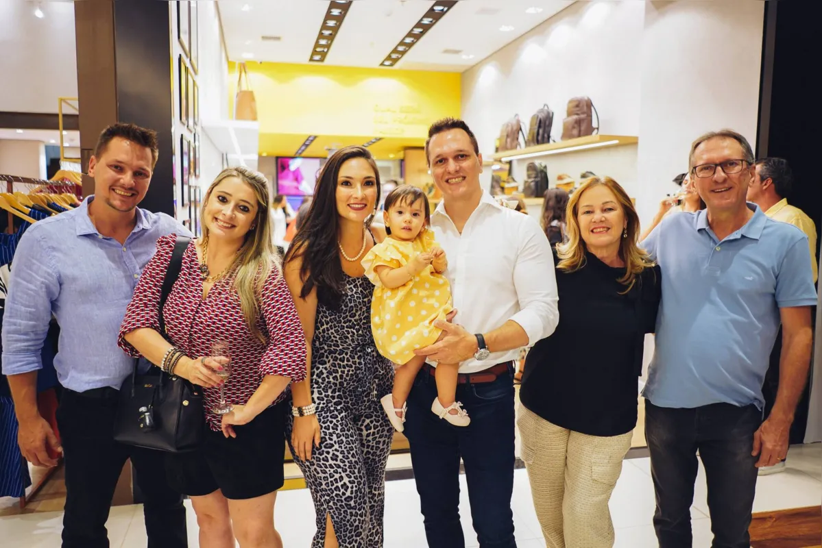 Mateus, Ingrid, Nathalia, Luísa, Mauro, Sandra e Mauro Zanelato