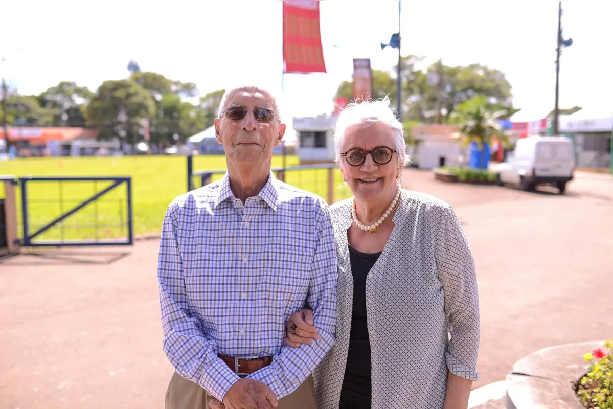 Os irmãos do homenageado João Garcia Cid e Beatriz Garcia Cid