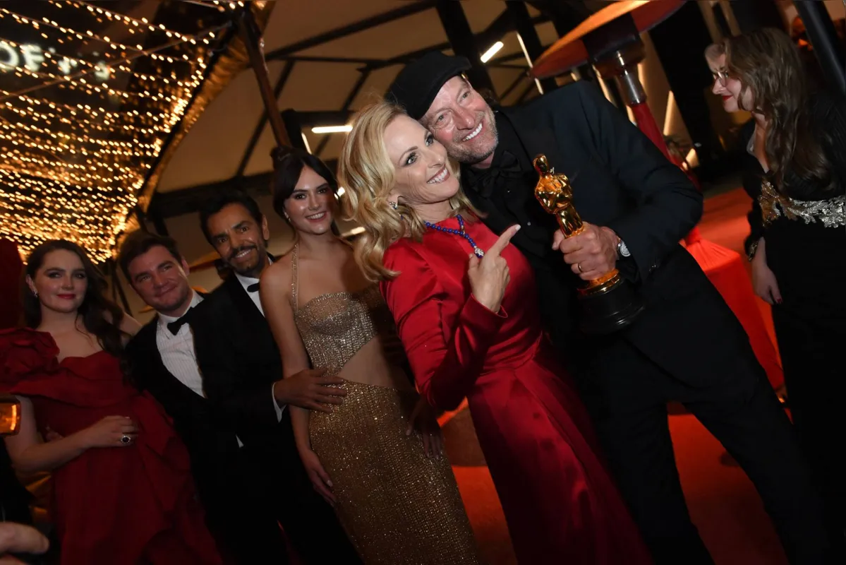 Troy Kotsur e Marlee Matlin, astros do filme vencedor Coda