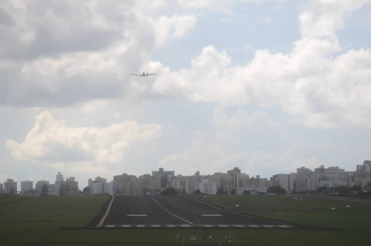 Imagem ilustrativa da imagem Preço da passagem aérea dispara em 2022