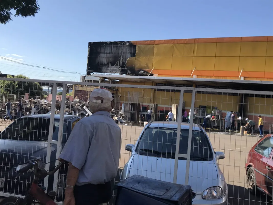 Imagem ilustrativa da imagem Proprietário do Supermercado 88 prevê reabertura em quatro meses
