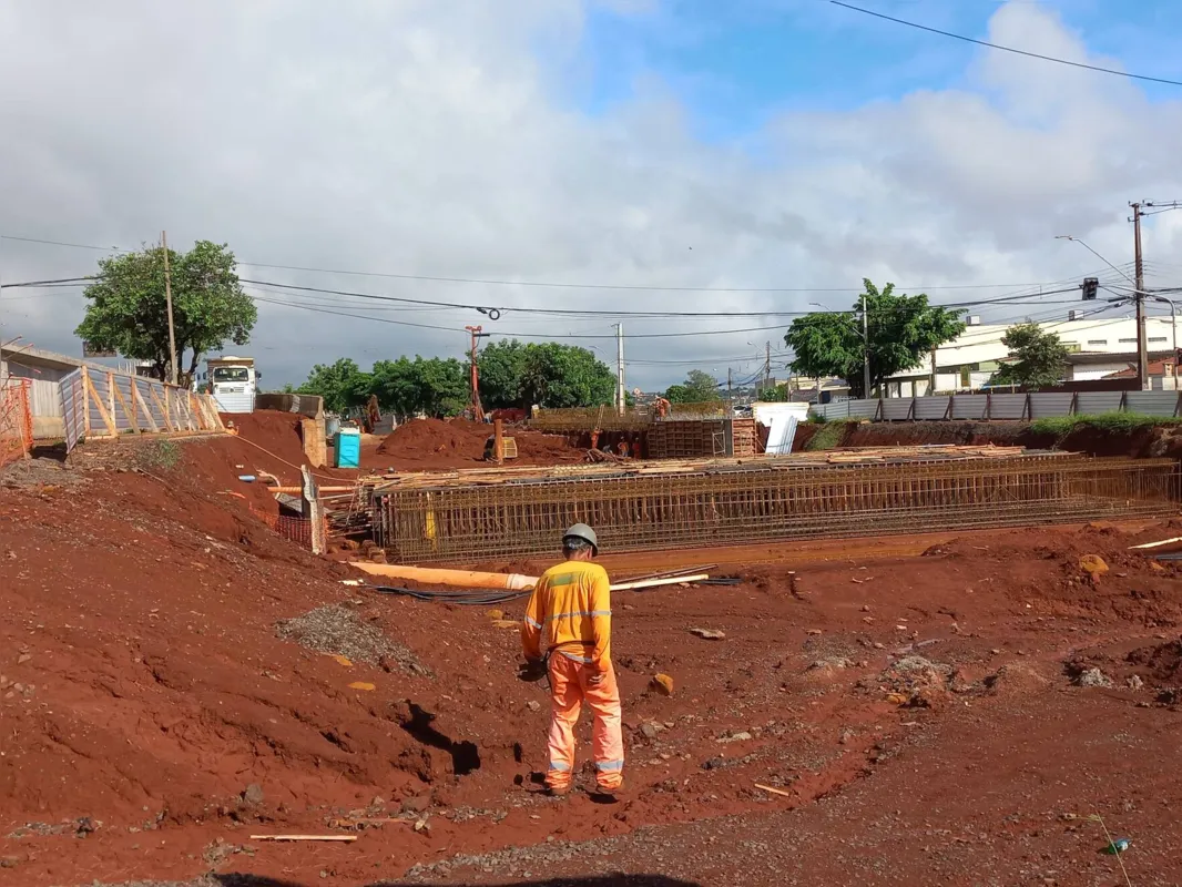 Um ano depois do início dos serviços, obra está com apenas 25% de execução