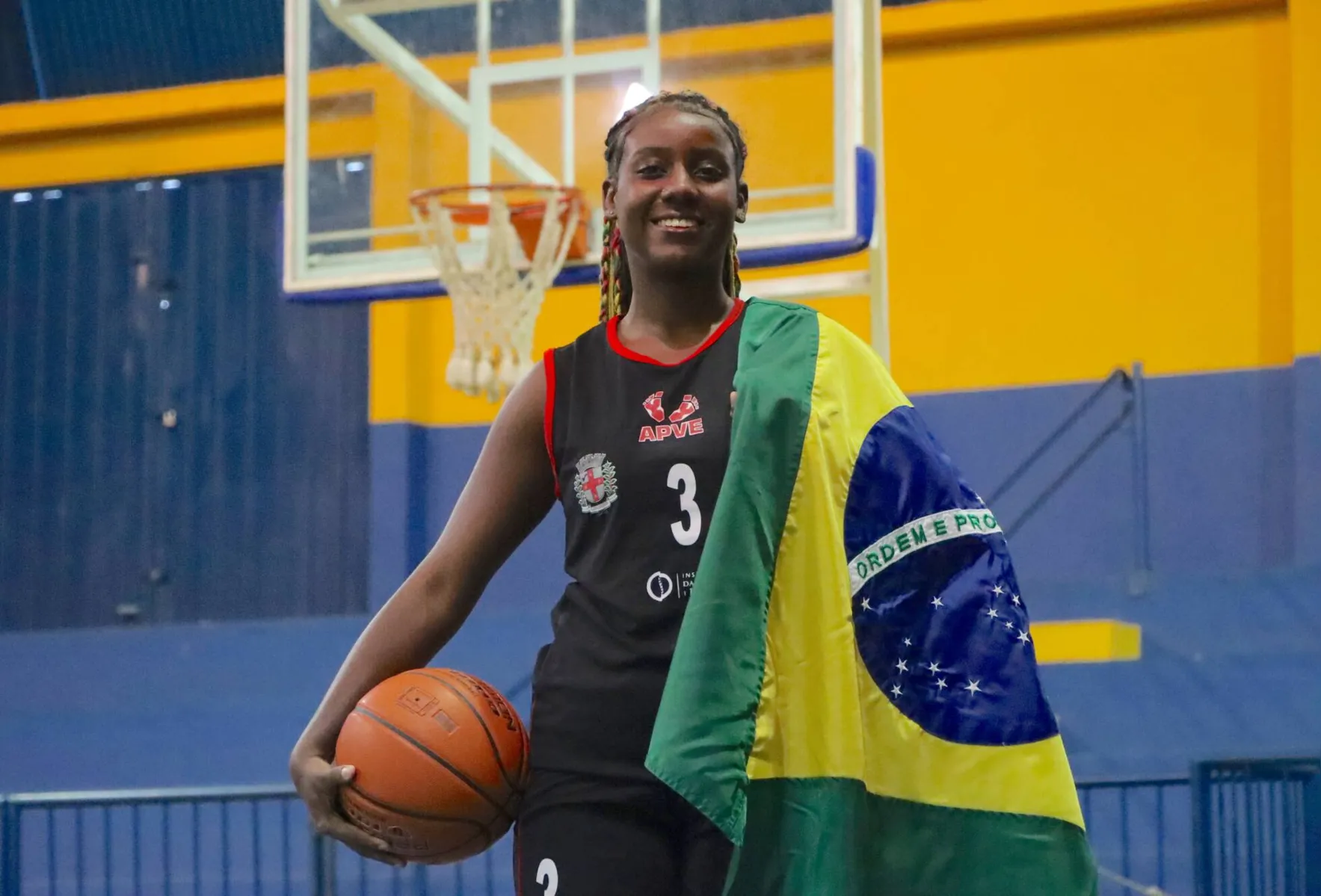 Imagem ilustrativa da imagem Londrinense é convocada para a seleção brasileira de basquete