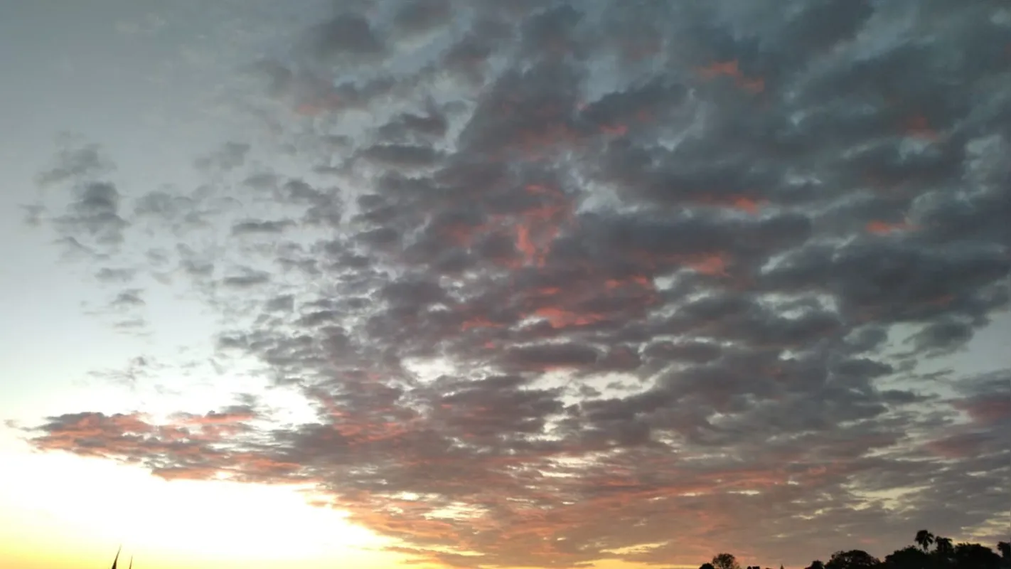 Imagem ilustrativa da imagem #A CIDADE FALA - Nuvens