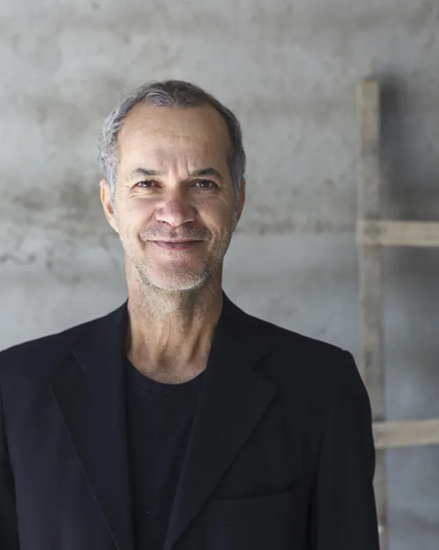 Jotabê Medeiros: autor vai falar sobre como as biografias resgatam personagens expurgados e reatam as pontas de nosso passado com delírio e alegria