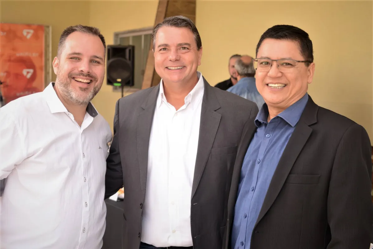 Humberto Correia (CSG), pró-reitor Lupercio Luppi e professor Sergio Tanaka