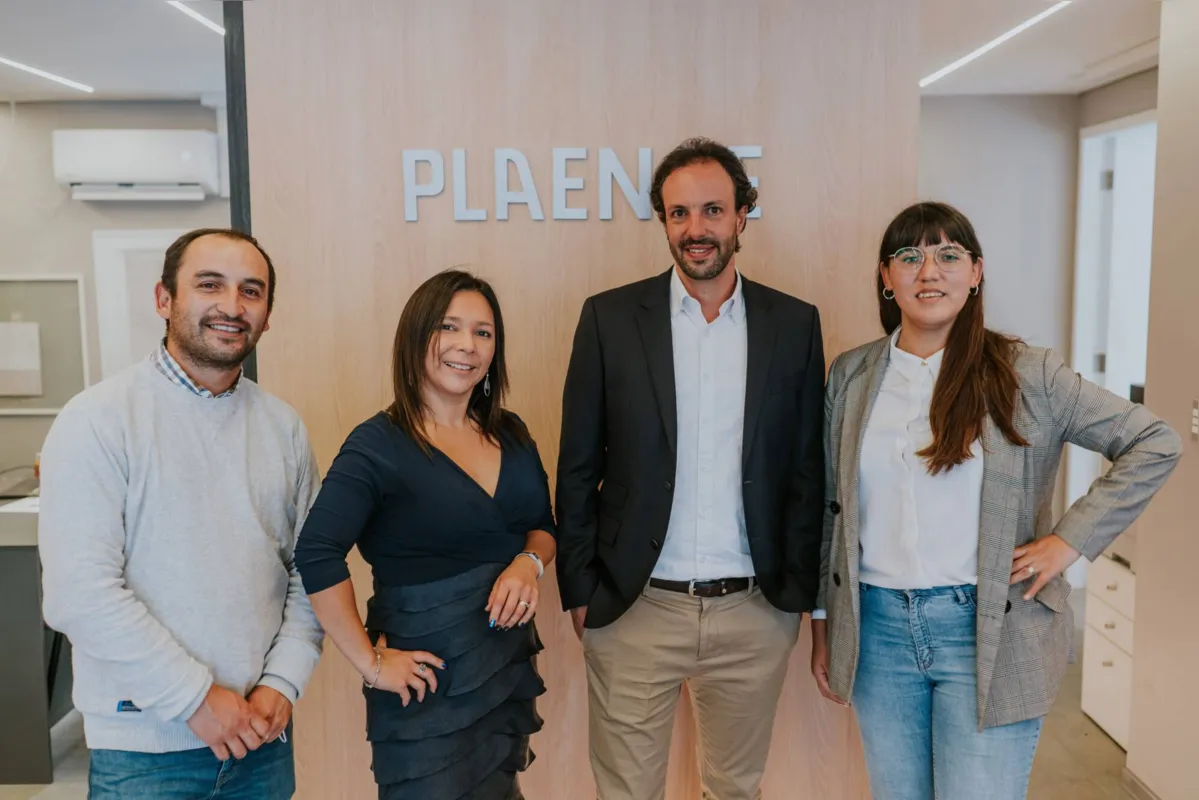 Mauricio Garrido, Aleny Aguayo, Marcelo Melquiades e Nicole Valenzuela, da equipe Plaenge no Chile