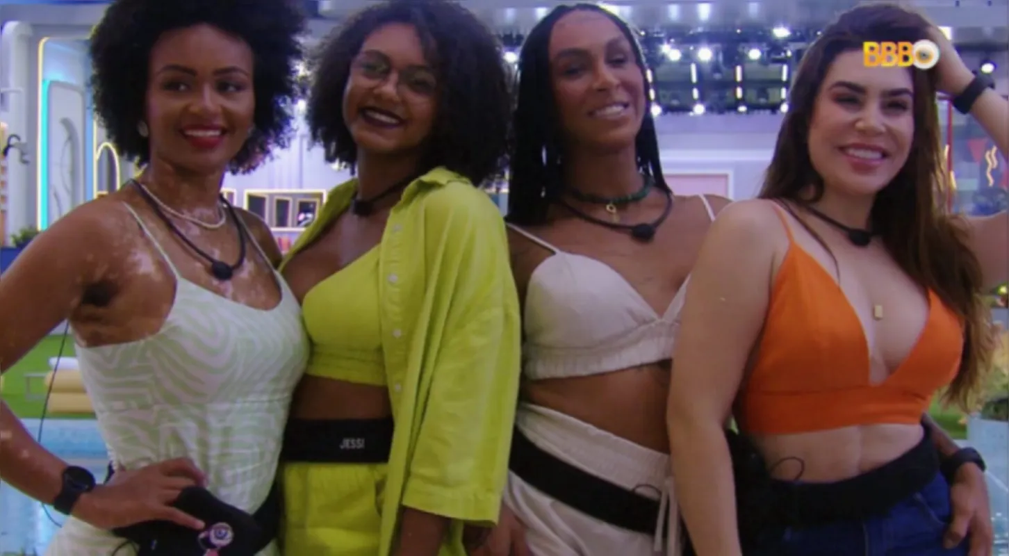 Grupo formado por Natália, Jessilane, Lina e Naiara Azevedo ganhou os holofotes da internet  e ficxou conhecido como "As Comadres"