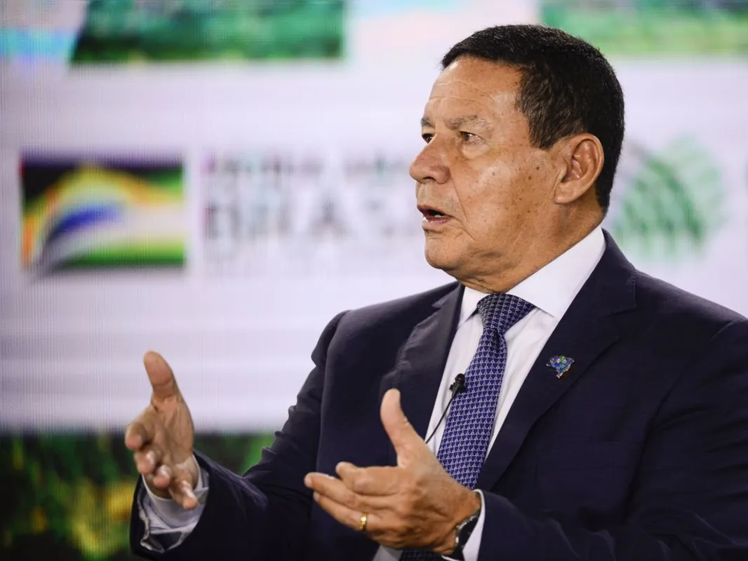 Imagem ilustrativa da imagem 'Apurar o quê? Os caras já morreram', diz Mourão sobre tortura