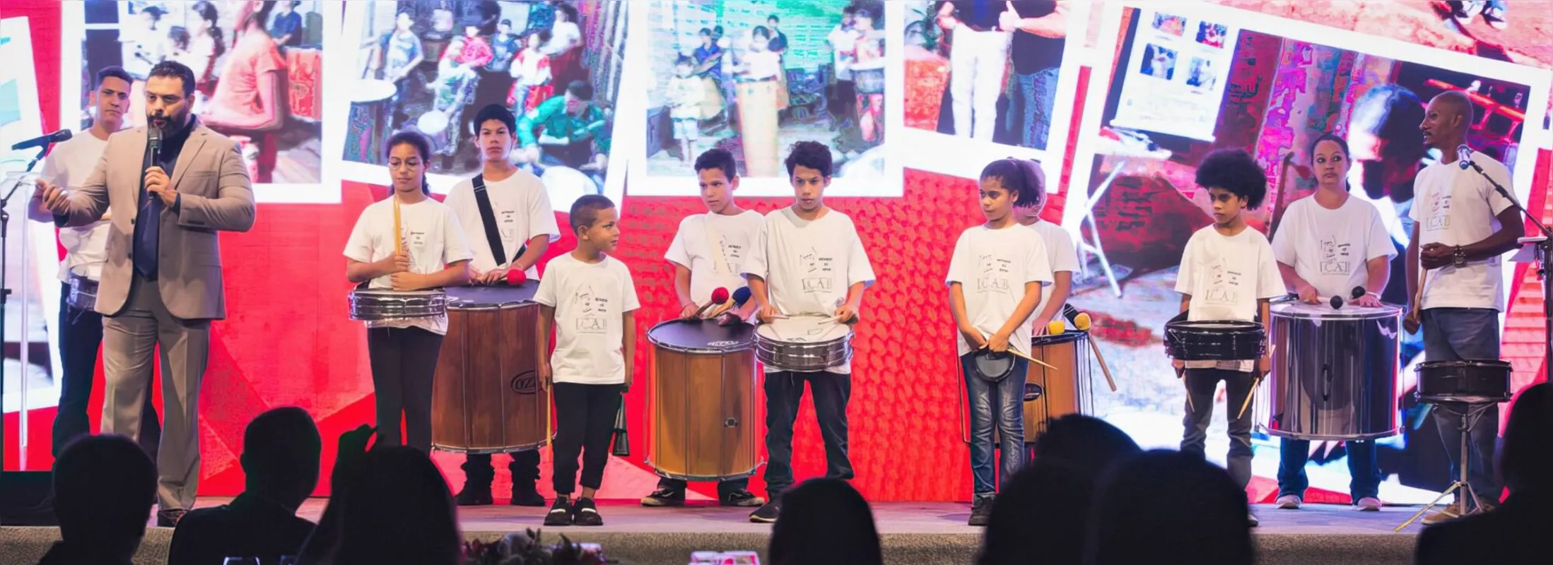 O grupo na sede Atlas em Londrina