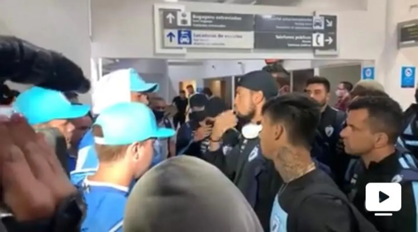 Imagem ilustrativa da imagem Cobrados pela torcida, jogadores do LEC falam em salários atrasados