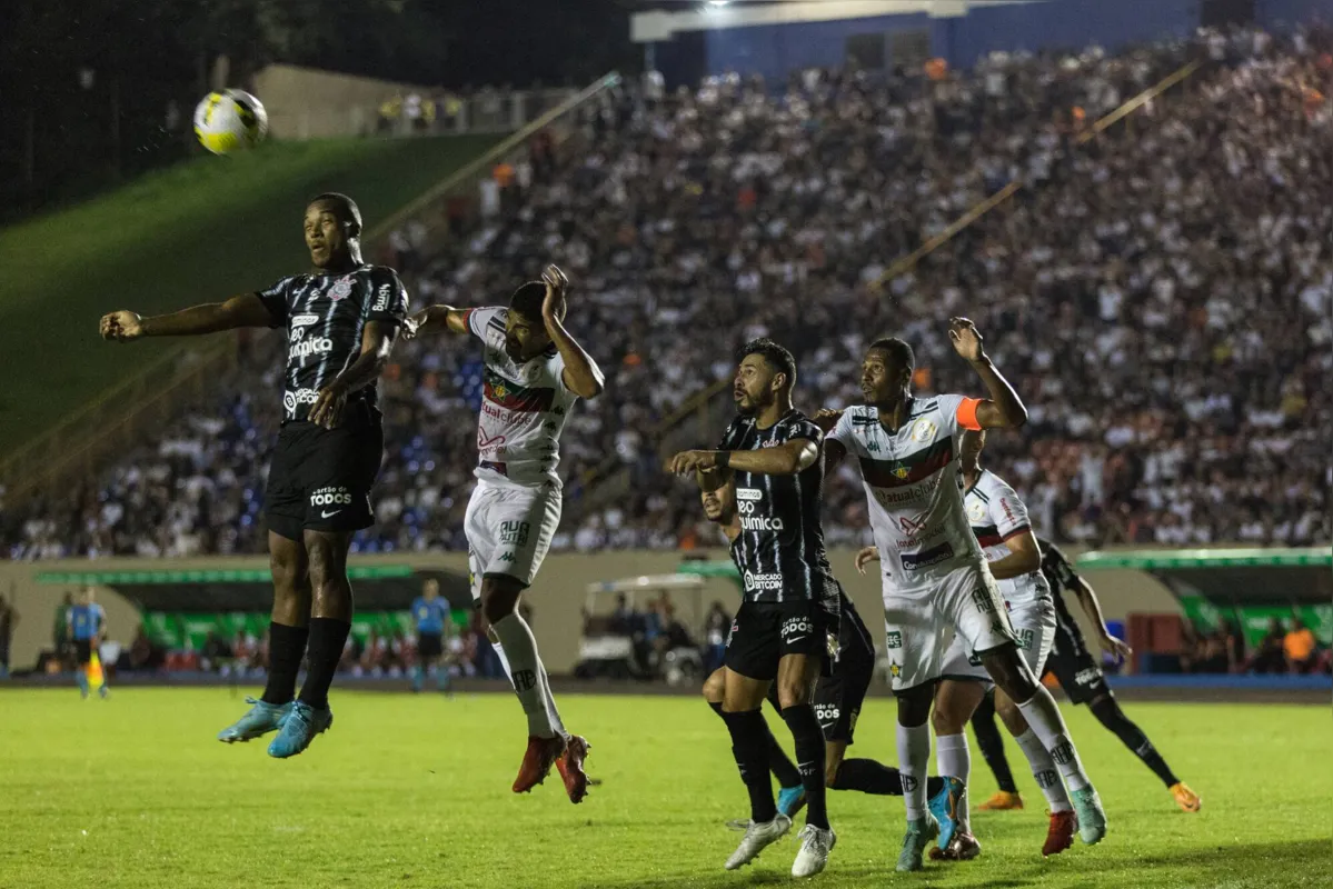 LONDRINA, PR, 20.04.2022 - Portuguesa-rj, Corintihians - Jogo Portuguesa-RJ x Corinthians, no estÃ¡dio do CafÃ©, em Londrina, jogo de ida da terceira rodada da Copa do Brasil. - (Foto: Ricardo Chicarelli/FramePhoto/Folhapress)