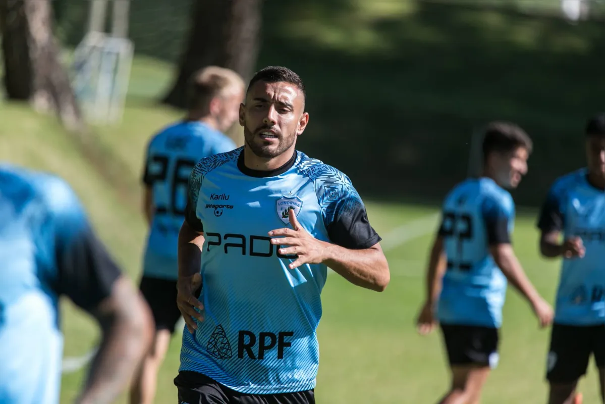 Alan Ruschel ainda busca a melhor condição física no Londrina e não foi utilizado pelo técnico Adilson Batista até aqui na Série B