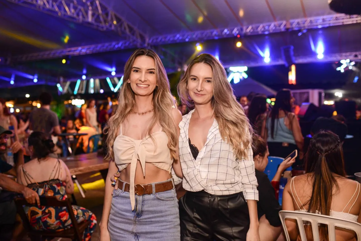 Gespalomi e Jaqueline Domingos