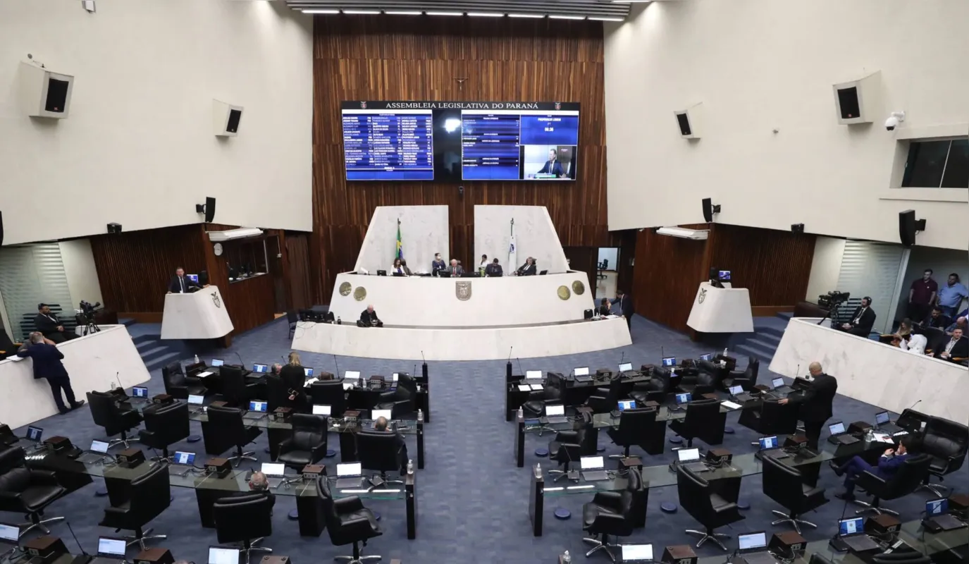 Imagem ilustrativa da imagem Deputados aprovam criação de mais 542 cargos comissionados no MP, TJ e AL