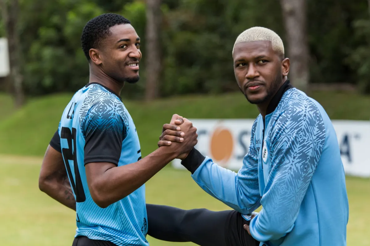 Gabriel Santos e Douglas Coutinho voltam a jogar juntos na quarta-feira diante do CRB, em Maceió
