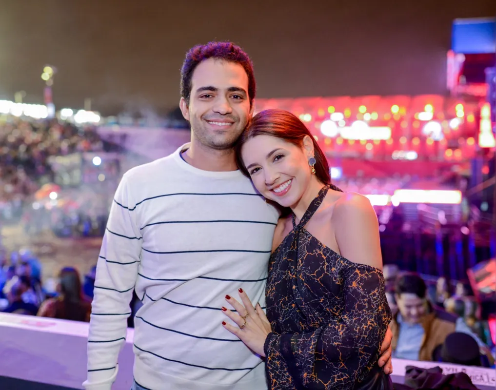 Bianca Veronesi e Renato Daher, que estrearam recentemente na ala dos noivos, em meio à agenda de shows