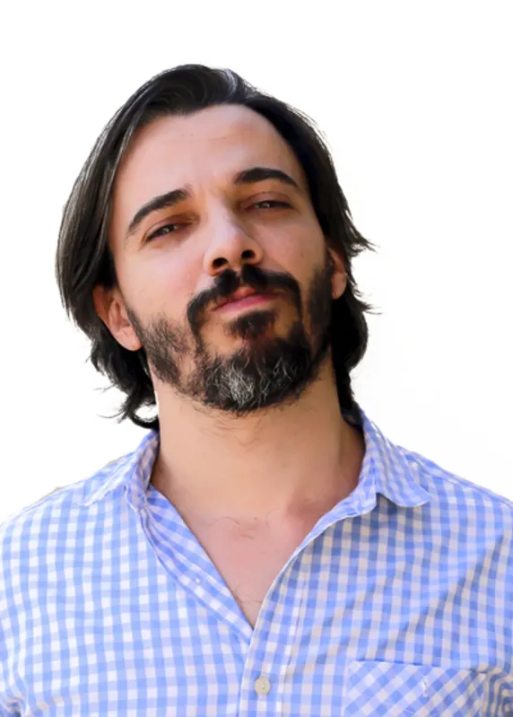 O escritor e economista londrinense Venâncio de Oliveira lança seu primeiro romance no domingo (15), às 16 horas, no Museu Hsistórico, dentro da programação do 17º Festival Literário de Londrina – Londrix. O livro “Face Desfeita”