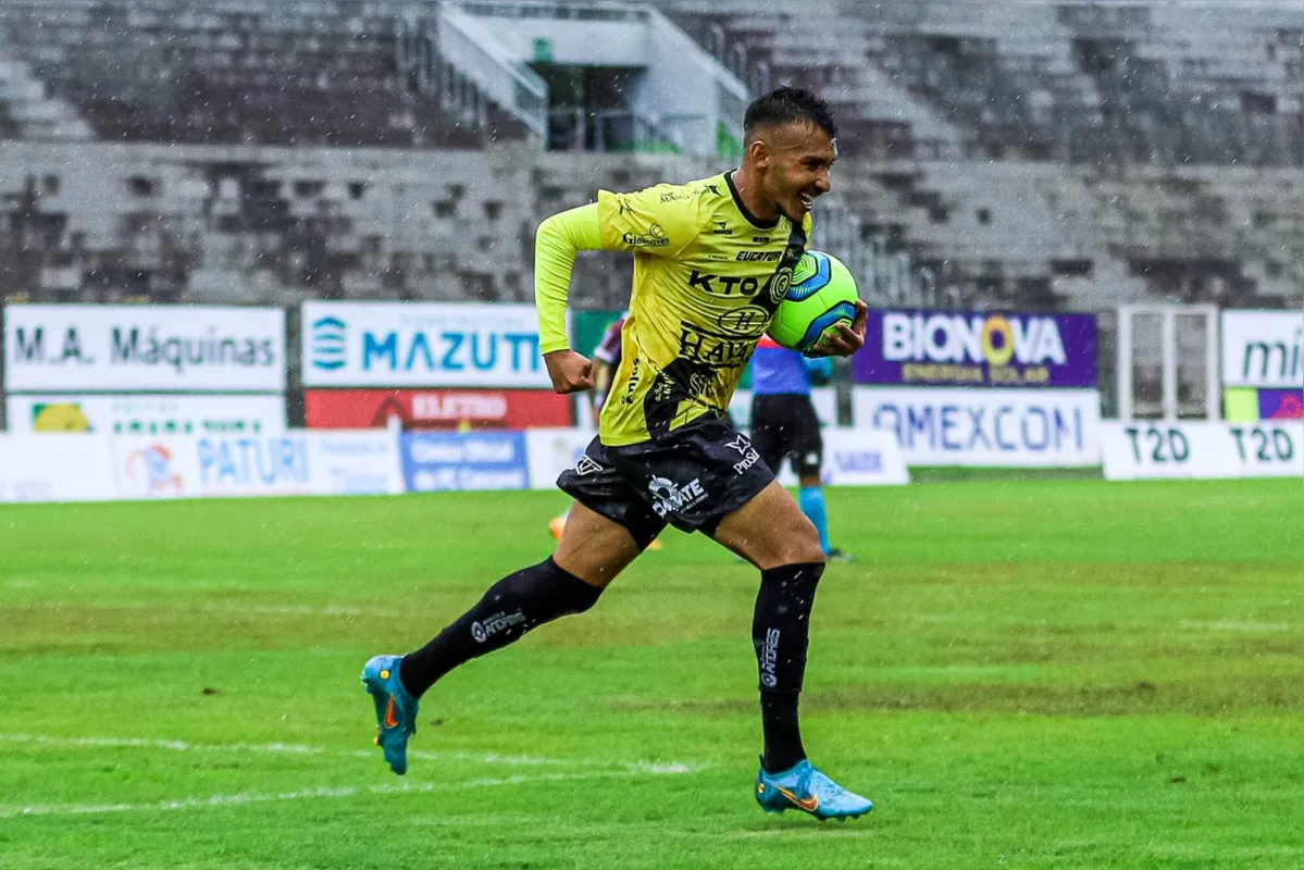 Imagem ilustrativa da imagem FC Cascavel dispara na liderança da Série D e Paraná reage