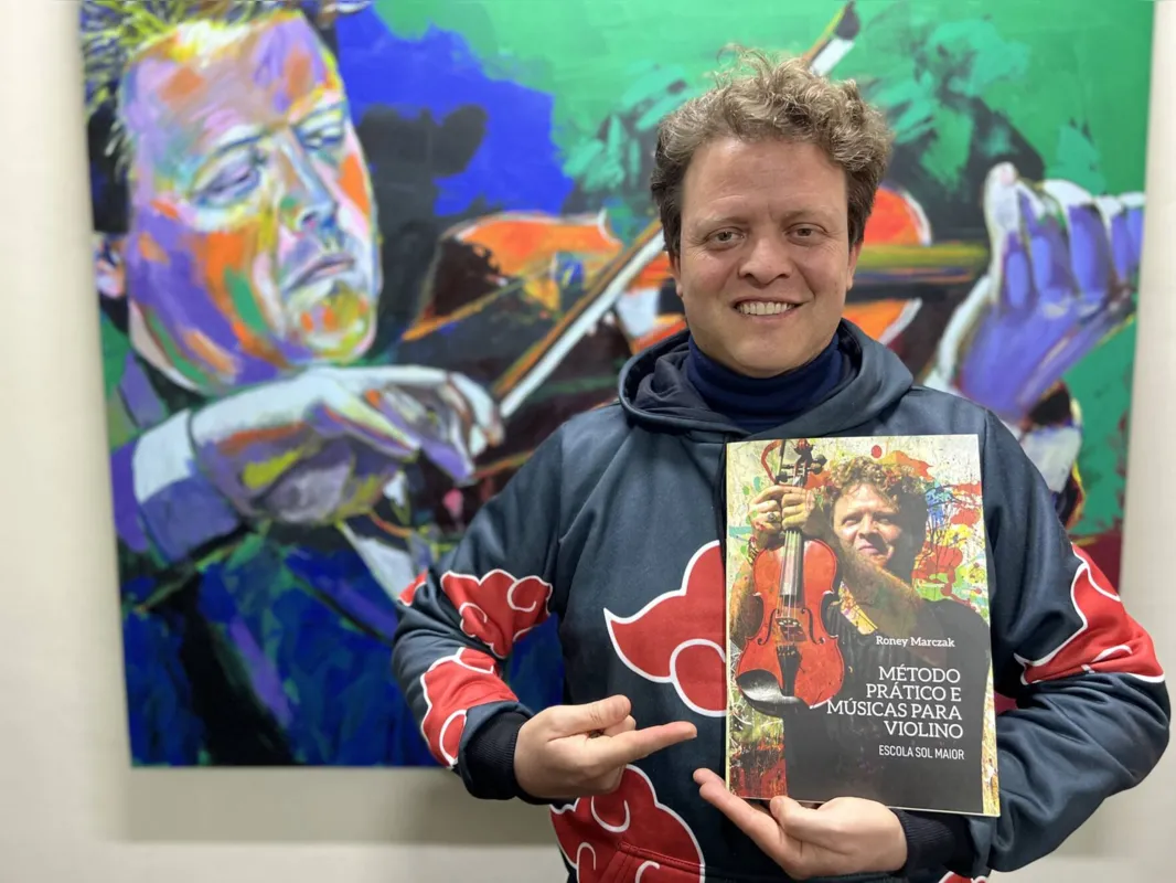 "Era um sonho escrever um livro de música sobre a minha especialidade e esse é inovador porque quando fomos fazer a catalogação, descobri que é o primeiro livro didático sobre violino produzido por um brasileiro", afirma Roney Marczak