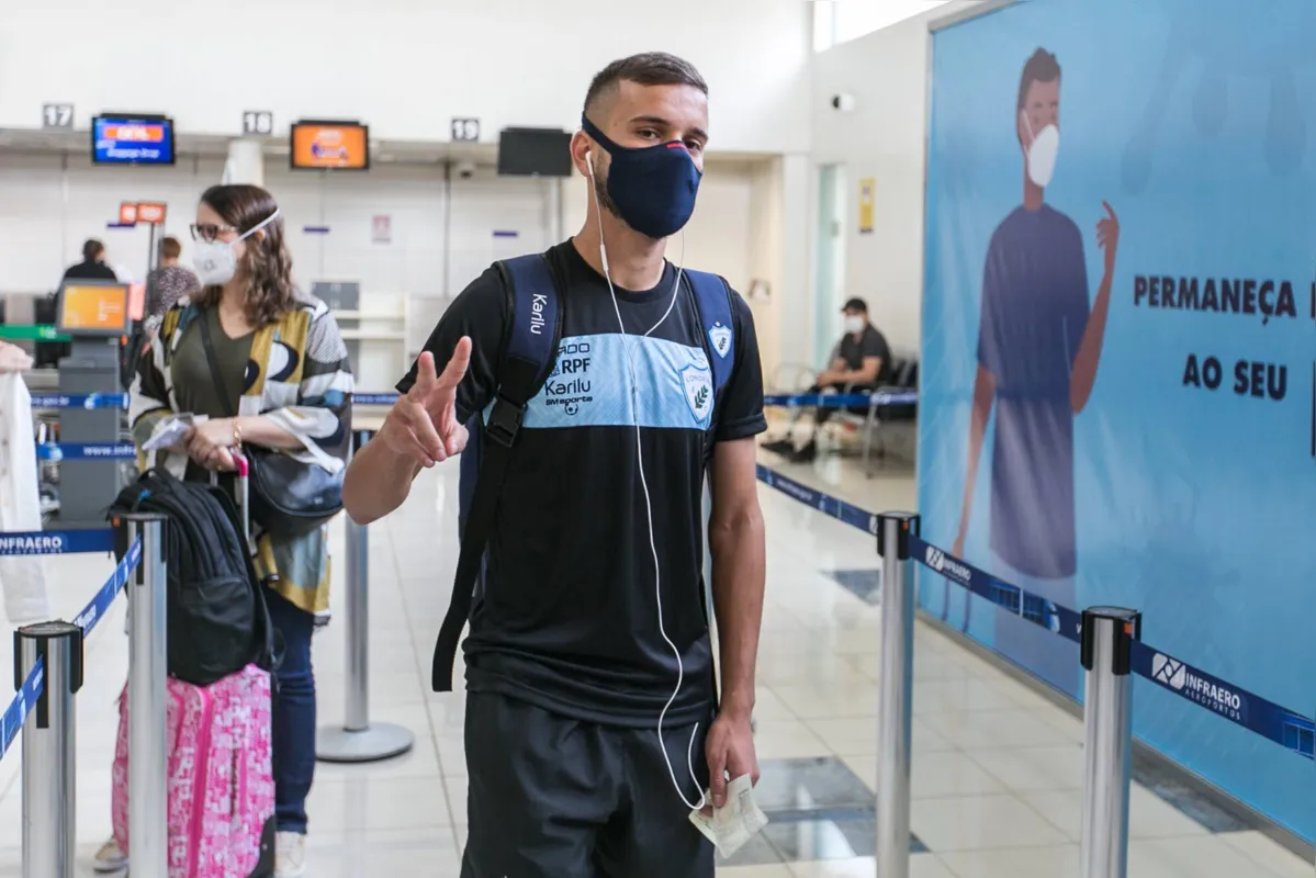 Volante de origem, Luan Marchiori deverá ser o titular na lateral-direita no duelo em Salvador