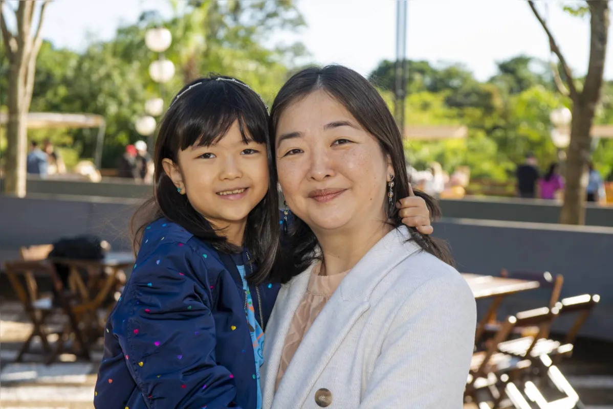 Cinthia Ogassawara e sua filha Luísa